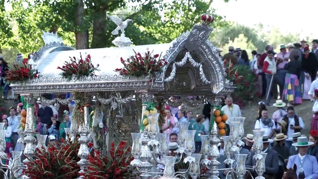 Francisco Rivera y Lourdes Montes viven la emoción de 'El Rocío'