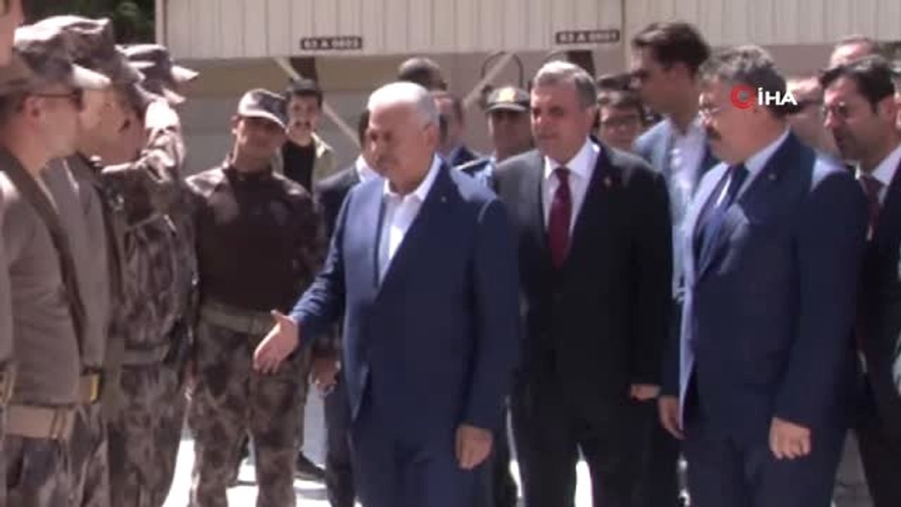 Binali Yıldırım'dan emniyete taziye ziyareti