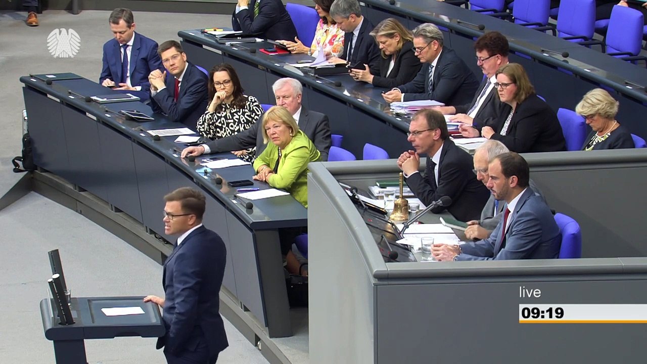 'Man muss Gesetze komplizierter machen': Seehofer erntet Kritik mit Äußerungen zu Migrationspaket