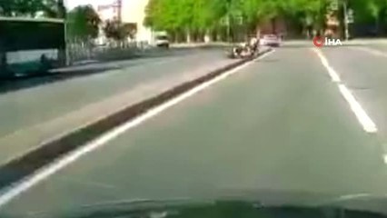 - Motosikletten Düşen Kadını Minibüs Ezdi