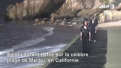 Saint Laurent présente ses modèles à Malibu