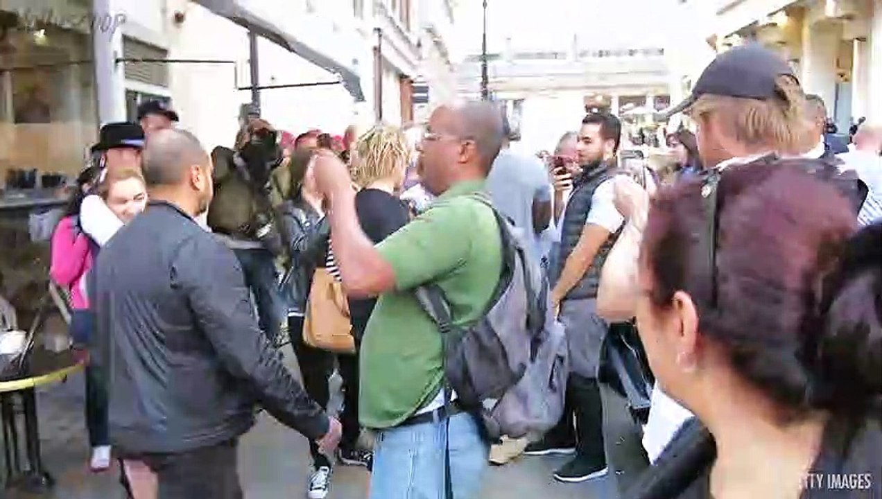 Hailey Bieber IGNORING Her Own Problems In Order To Take Care Of Justin!