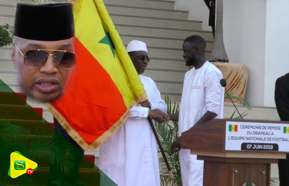 Remise de drapeau aux lions : La réaction du ca...
