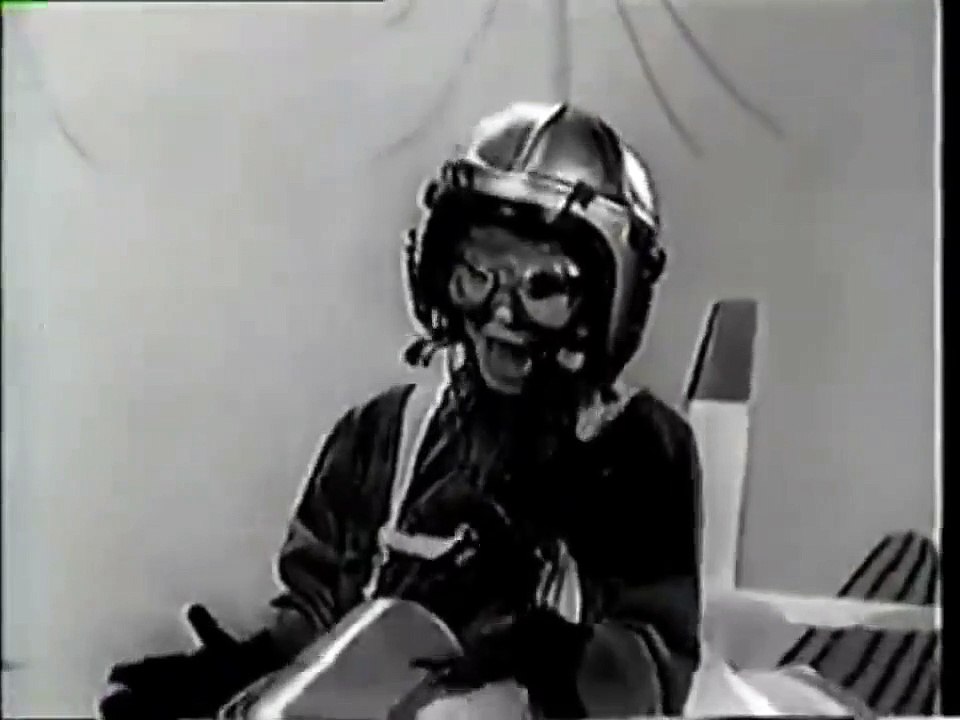 Disparu puis retrouvé chez lui : L'étrange décès de Dennis Day, l'une des premières stars Disney