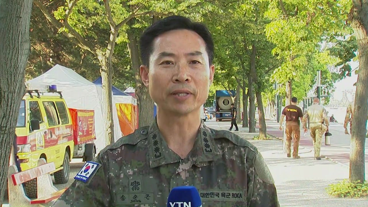 인양 위한 대형 크레인, 예인선 도움으로 사고 지점 도착 / YTN
