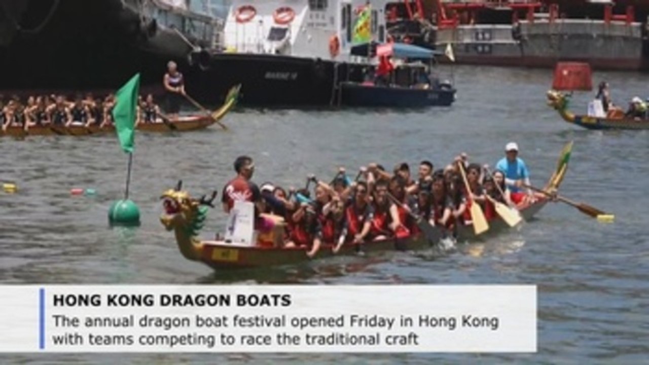 Hong Kong holds dragon boat festival