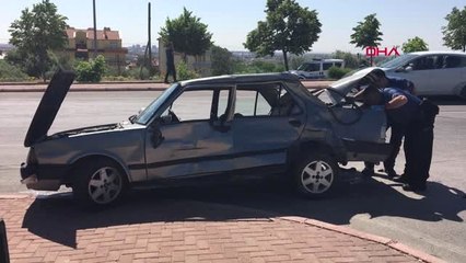 KONYA BELEDİYE OTOBÜSÜ İLE OTOMOBİL ÇARPIŞTI 4 AĞIR YARALI