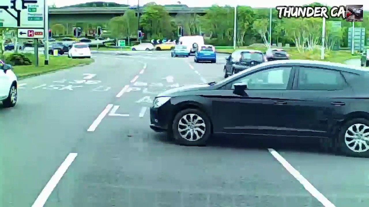Unbelievable Car Crash Compilation - - 16(1)