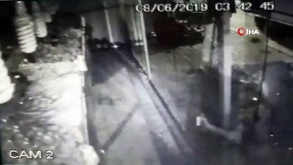 Bekçi düdüğünü duyan hırsız kayıplara karıştı