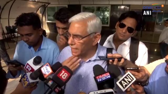 ICC Cricket World Cup 2019 : COA Chief Vinod Rai On MS Dhoni Balidan Gloves Controversy || Oneindia