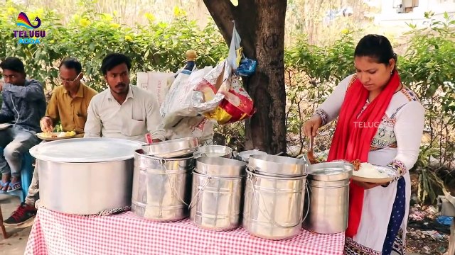 Beautiful Lady Selling Unlimited meals | Popular Indian Road Side Meals | Indian Street Food | Aunty Meals