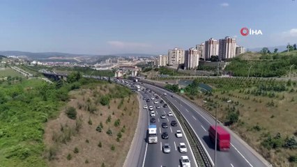 Kocaeli'de Dönüş Yoğunluğu Trafiği Kilitledi