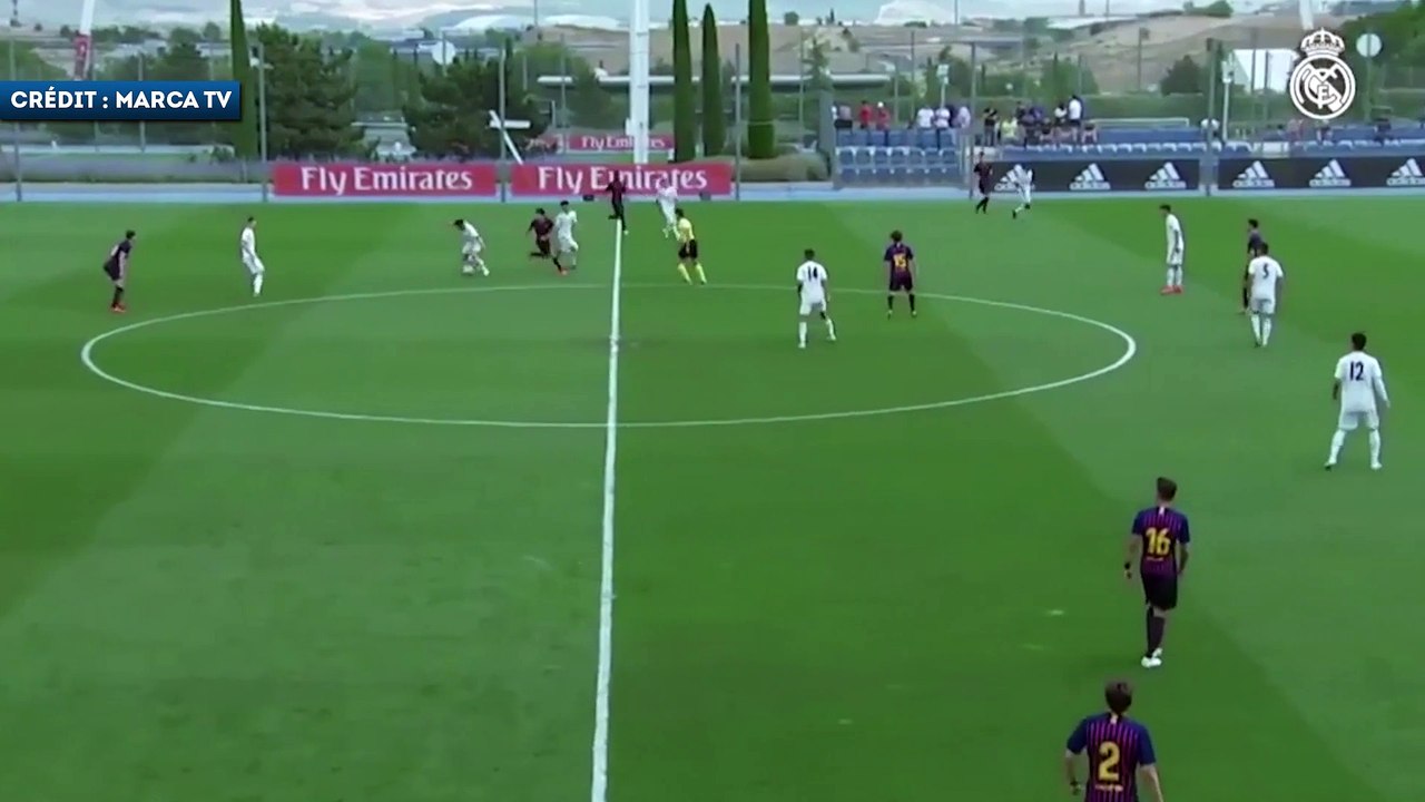 Le but du milieu de terrain de Antonio Blanco lors du Clasico U19