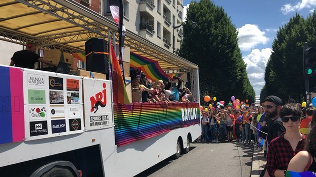 Marche des fiertés à Rennes