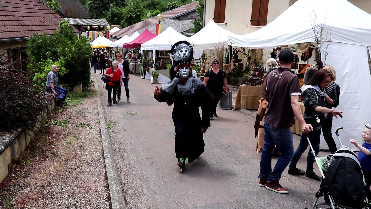 Des sorcières partout dans les rues