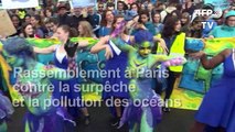 Océans: une marche dénonce à Paris la surpêche et la pollution