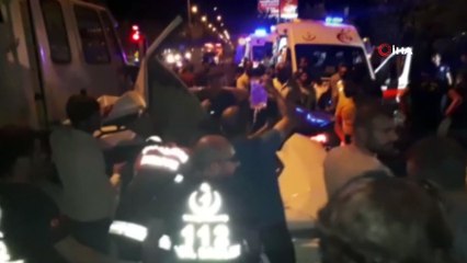 Zincirleme kazada araçlar hurdaya döndü