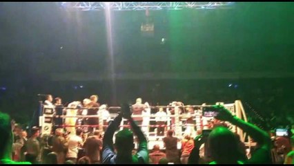 Andoni El Machito Gago y Jesus El Ciclon Sánchez pelean en Bilbao por el Campeonato de Europa del peso pluma