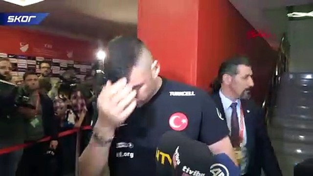 Burak Yılmaz ‘Sahaya çıkıp isyan etmemiz gerekiyordu’