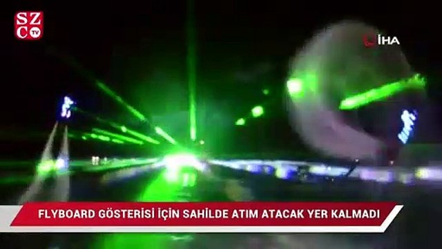 Flyboard gösterisi için sahil kıyısında adım atılacak yer kalmadı