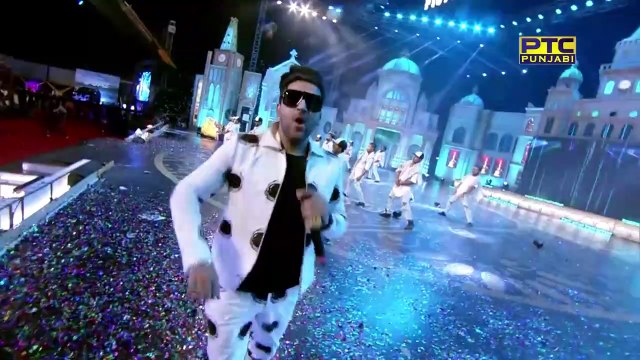 Guru Randhawa _ Live Performance _ PTC Punjabi Film Awards 2019 (13_14)