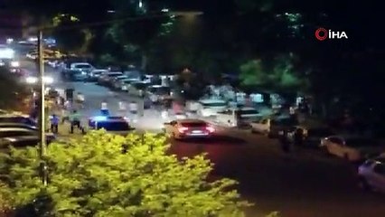 Genç kızlara laf attılar, ortalık karıştı!