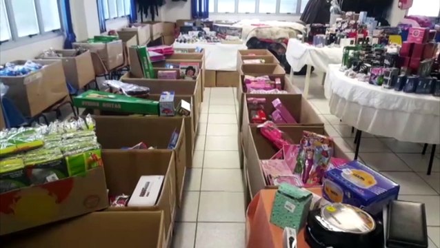 Fila para bazar começa duas horas antes da abertura