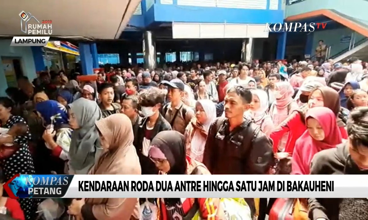 Kendaraan Roda Dua Antre Hingga Satu Jam di Bakauheni