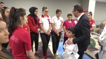 SPOR Bakan Kasapoğlu Konya'da sporcularla bir araya geldi