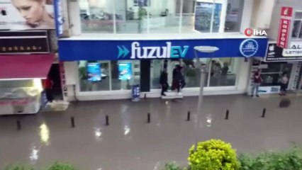 Başkent'te sağanak yağmur su baskınlarına neden oldu