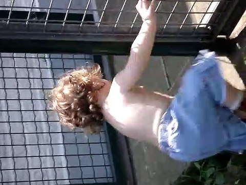 Ma fille Clara Daublain qui joue à la balle