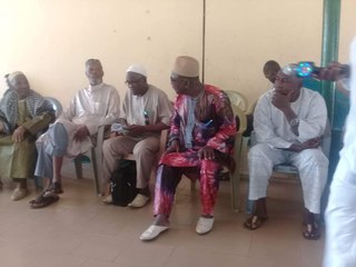 Kankan : Nanfo Ismaila Diaby fait prier les gens en n'ko et provoque l'ire des chefs religieux