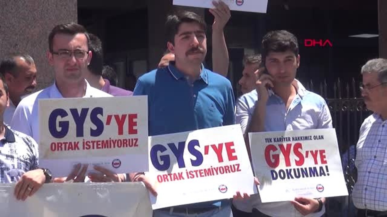 Gaziantep'te, zabıt katiplerinden eylem