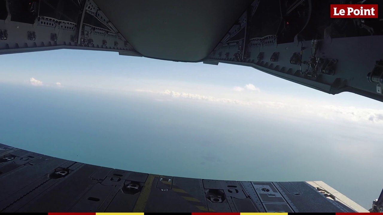 Sur la rampe d'un A400M en Normandie