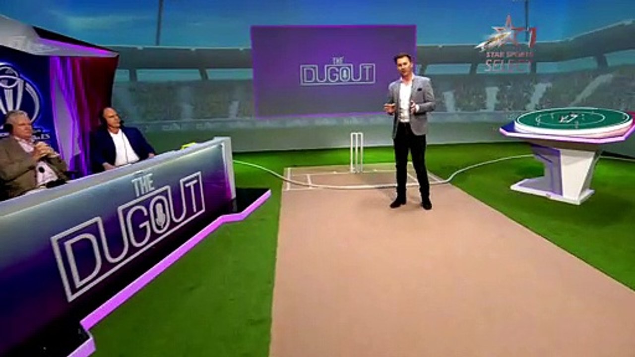 Australian legend Brett Lee explains fielding technique