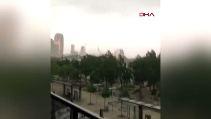 DHA DIŞ - ABD'de vinç apartmanın üzerine devrildi: 1 ölü, 6 yaralı