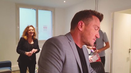 Benjamin Castaldi aux petits soins avec une maquilleuse pour son anniversaire...