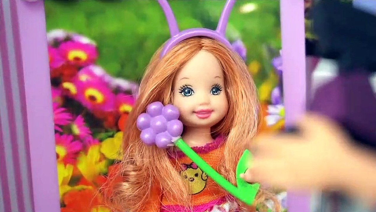 Los Bebes mellizos de Anna se toman Fotos con Barbie Fotografa de Bebes