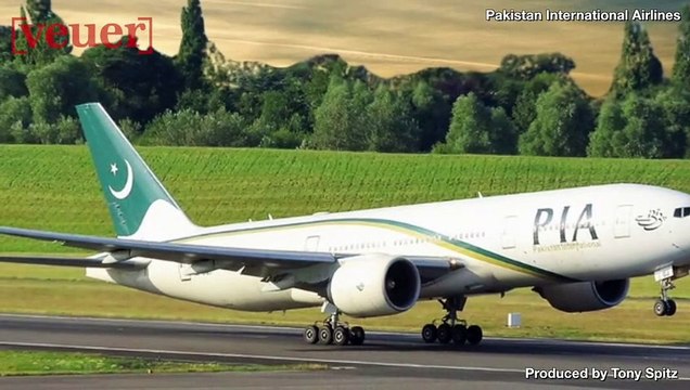 Plane Passenger Mistakes Emergency Exit for Bathroom, Deploys Emergency Slide