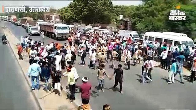 सड़क पार कर रही महिला को ट्रेलर ने कुचला; नाराज लोगों ने किया हाईवे जाम, ड्राइवरों को पीटा