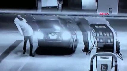 DHA DIŞ - Hırsızı pompa ile kovaladı