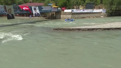 Video herunterladen: R4 Dünya Rafting Şampiyonası - Tunceli Valisi Sonel - TUNCELİ