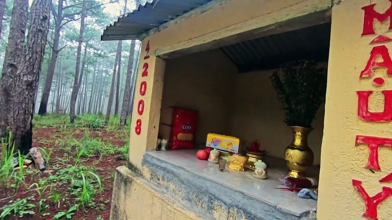 MỘT MÌNH ngủ lại gần 4 ngôi M.Ộ KHÔNG TÊN được đồn có " KHÁCH" Ở Hồ Tiên, Đơn Dương