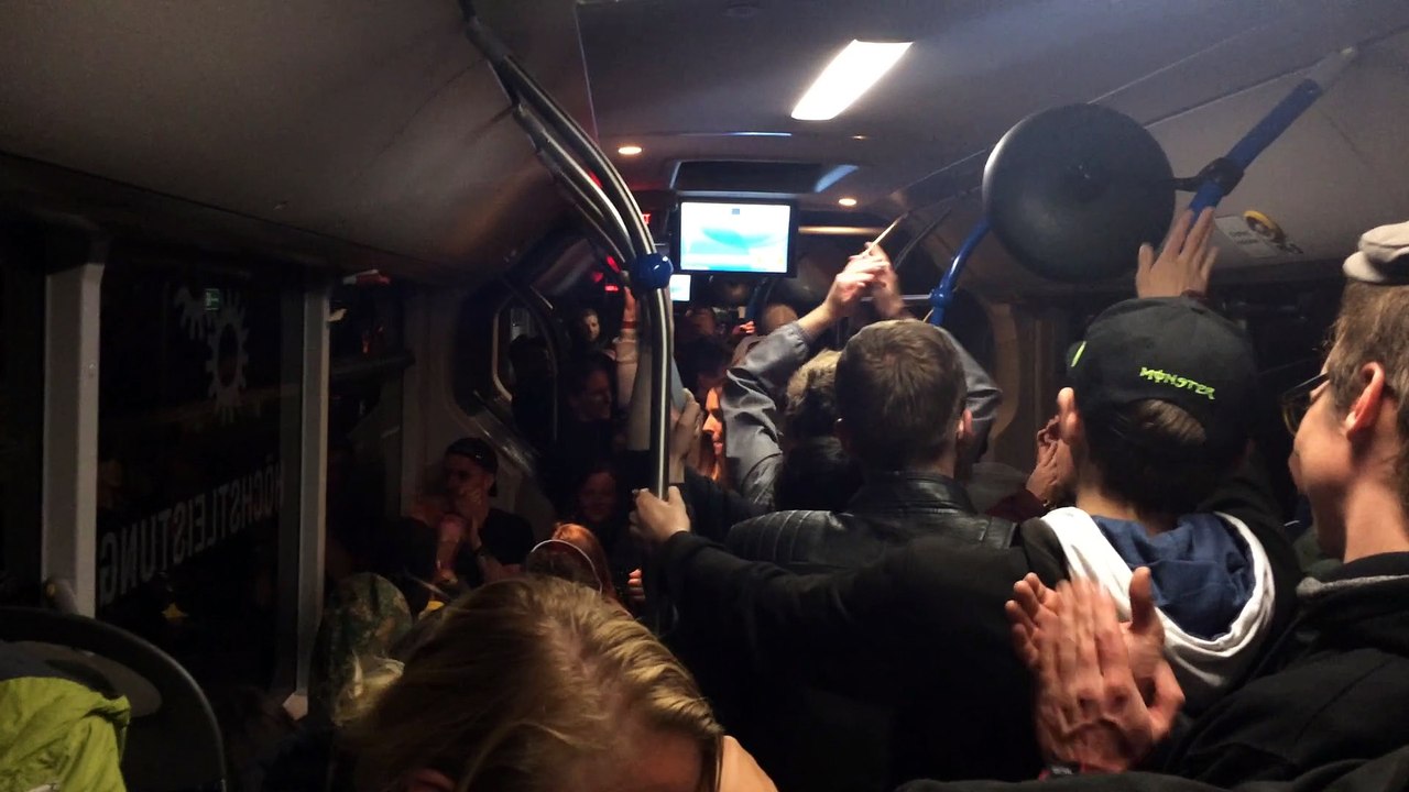 Rock am Ring 2019 Bus-Shuttle letzter Abend, die Besucher haben noch nicht genug.