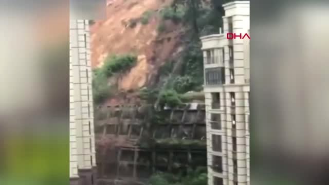 DHA DIŞ - Çin'de şiddetli yağışlar sel ve toprak kaymalarına neden oldu 7 ölü