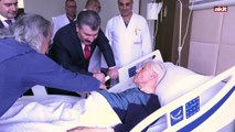 Bakan Fahrettin Koca, Nuri Pakdil'i hastanede ziyaret etti