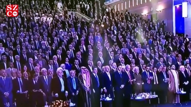 Barzani'nin yemin törenine katılan Çavuşoğlu saygı duruşunda bulundu