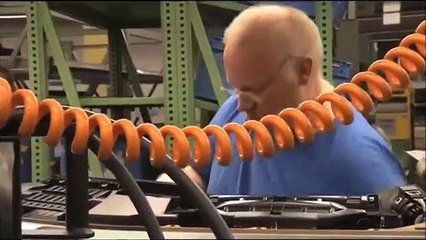 شاهد إبداع الألمان في تركيب شاحنات مرسيدس من داخل وحدة إنتاج الشاحنات