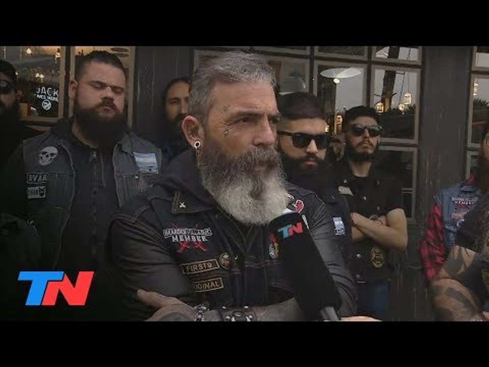 Julio en mi Barrio: barbudos, villano y solidarios