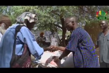 RTB/Remise de vives aux populations déplacées de Arbinda et de Gorgadji par le CRUS